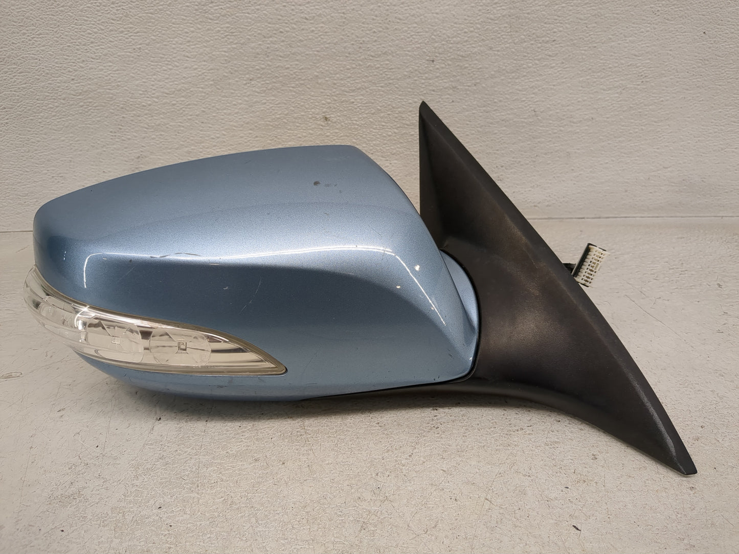 2009-2016 Hyundai Genesis Passenger Side View Mirror - Right Door Mirror OEM Used - Oemusedautoparts1.com