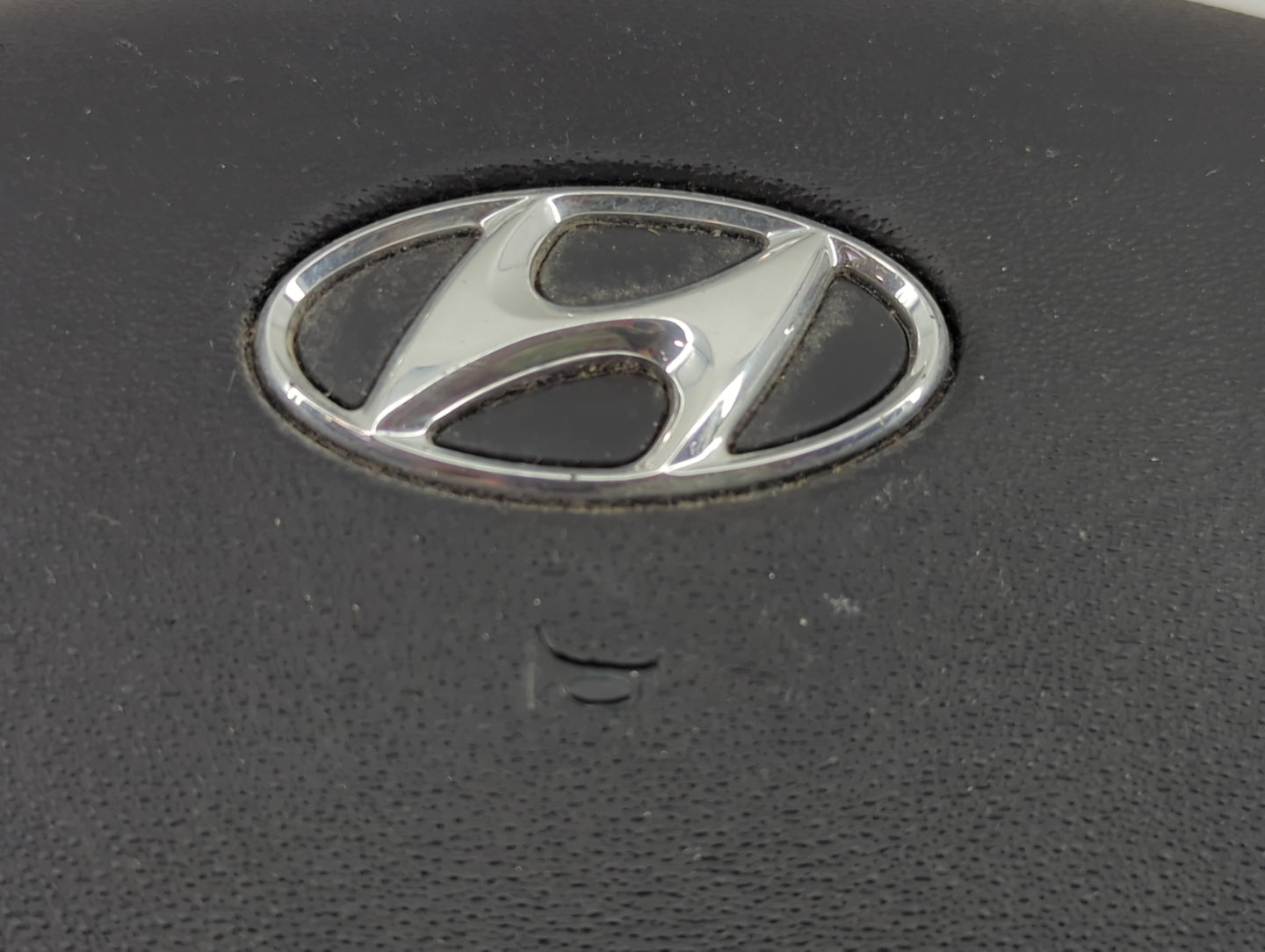 2009-2012 Hyundai Genesis Air Bag Driver Left Steering Wheel Mounted Fits Fits 2009 2010 2011 2012 OEM Used Auto Parts - Oem