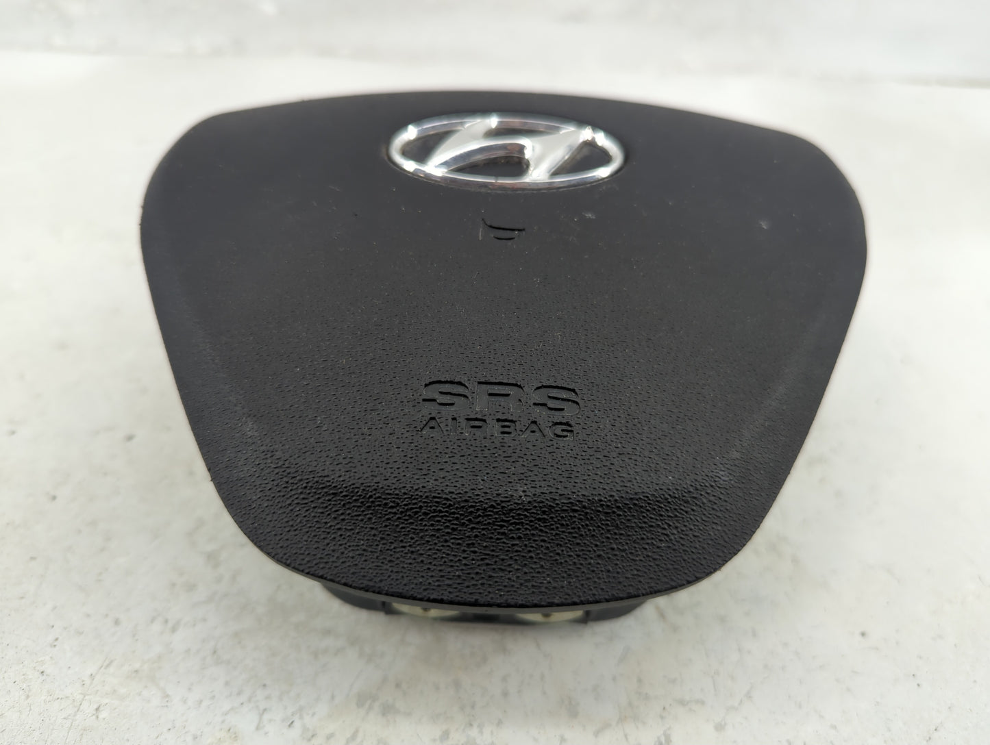 2009-2012 Hyundai Genesis Air Bag Driver Left Steering Wheel Mounted Fits Fits 2009 2010 2011 2012 OEM Used Auto Parts - Oem