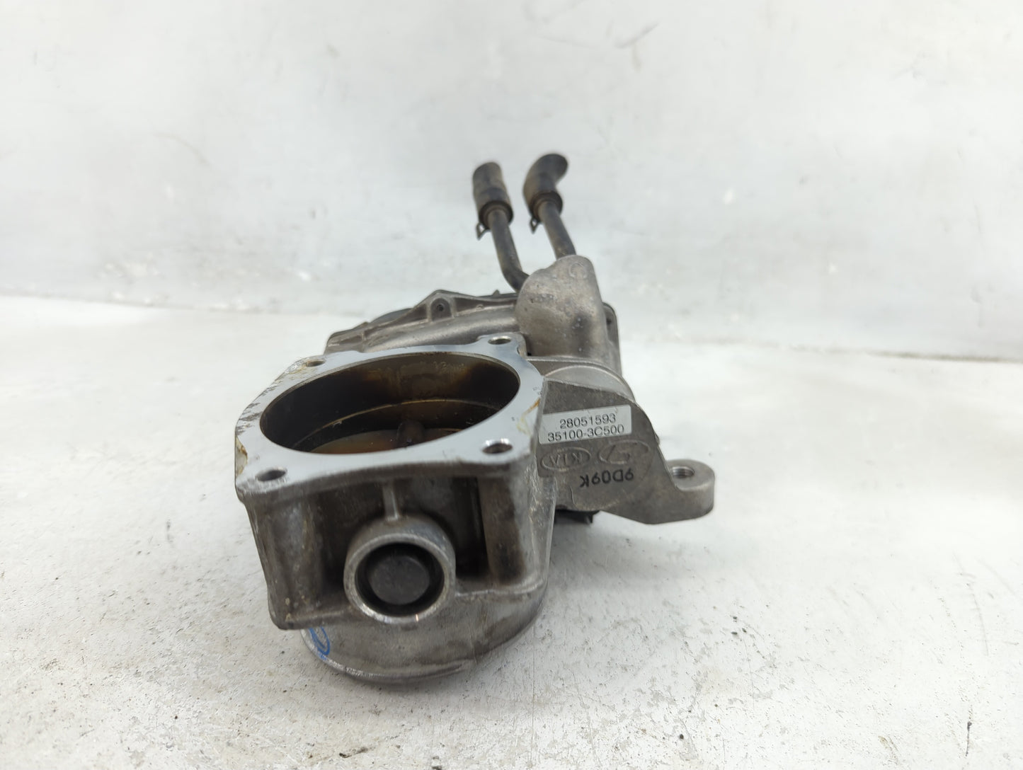 2009-2012 Hyundai Genesis Throttle Body P/N:35100-3C500 28051593 Fits Fits 2009 2010 2011 2012 OEM Used Auto Parts - Oemused