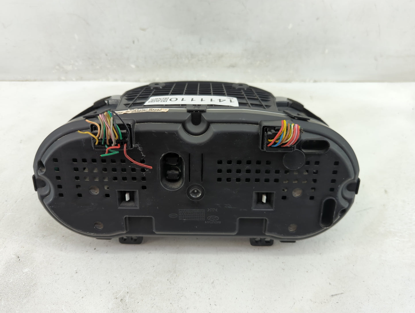 2009-2010 Hyundai Genesis Instrument Cluster Speedometer Gauges P/N:94001-2M310 Miles: Fits Fits 2009 2010 OEM Used Auto Par