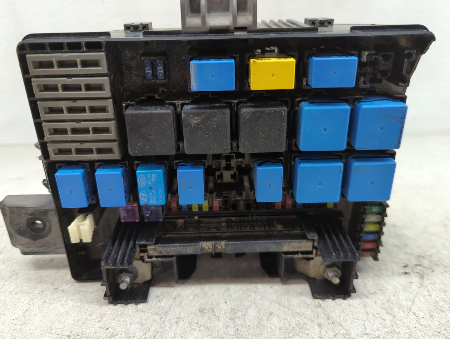 2009-2011 Hyundai Genesis Fusebox Fuse Box Panel Relay Module P/N:91205-2M953 Fits Fits 2009 2010 2011 OEM Used Auto Parts -