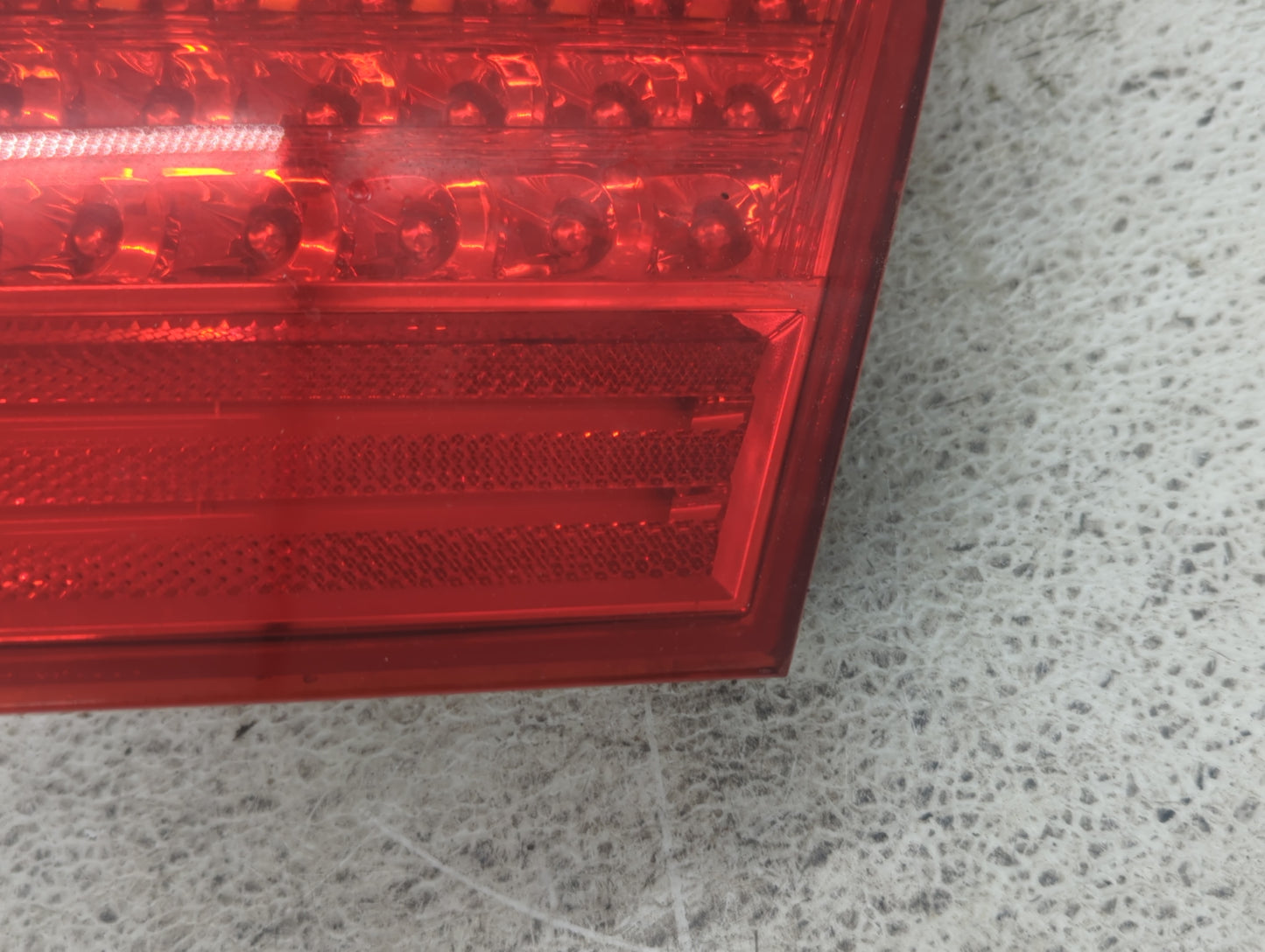 2009-2011 Hyundai Genesis Tail Light Assembly Passenger Right OEM P/N:92404-3M0 Fits Fits 2009 2010 2011 OEM Used Auto Parts