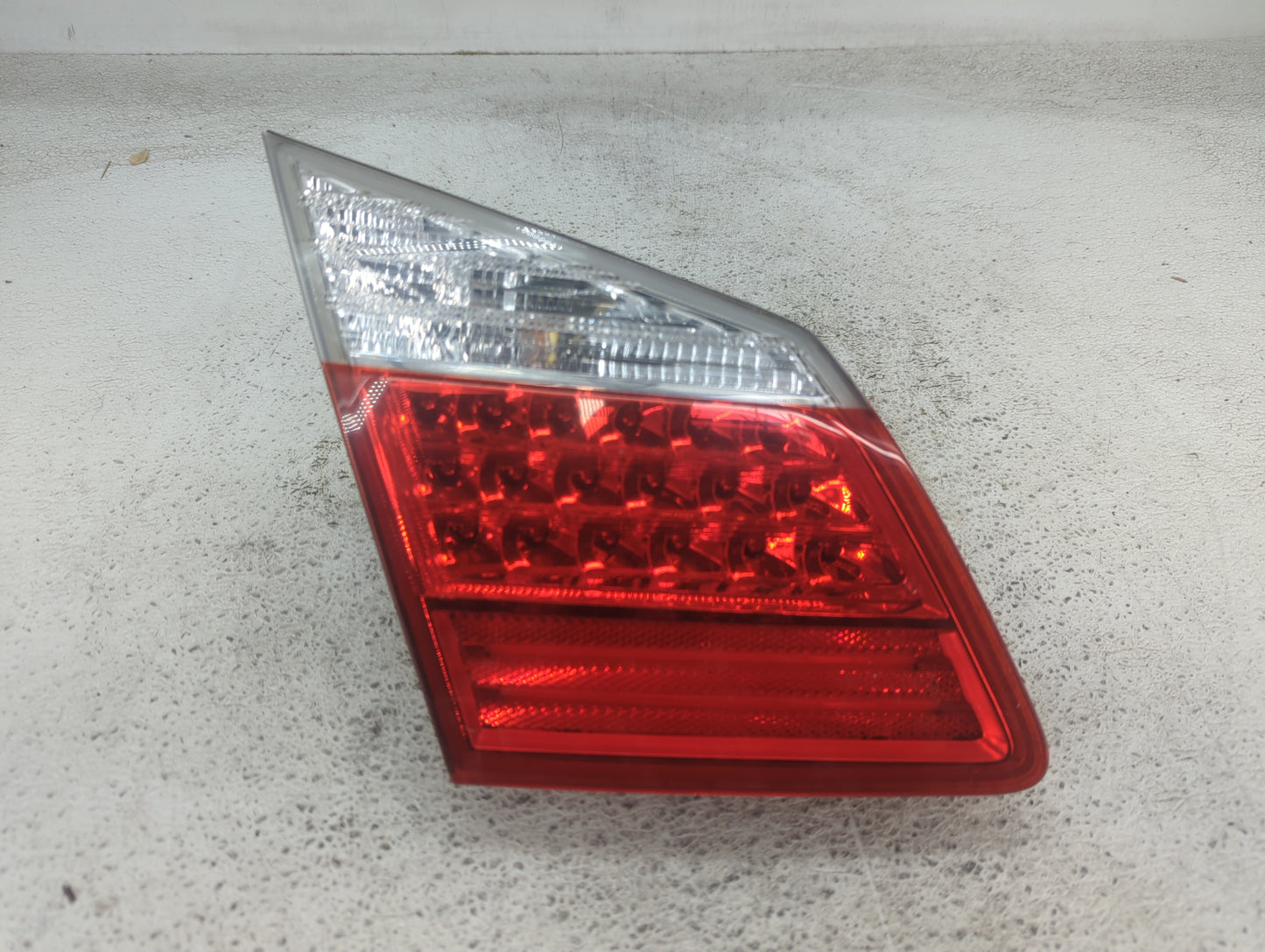 2009-2011 Hyundai Genesis Tail Light Assembly Driver Left OEM P/N:92403-3M0 Fits Fits 2009 2010 2011 OEM Used Auto Parts - O