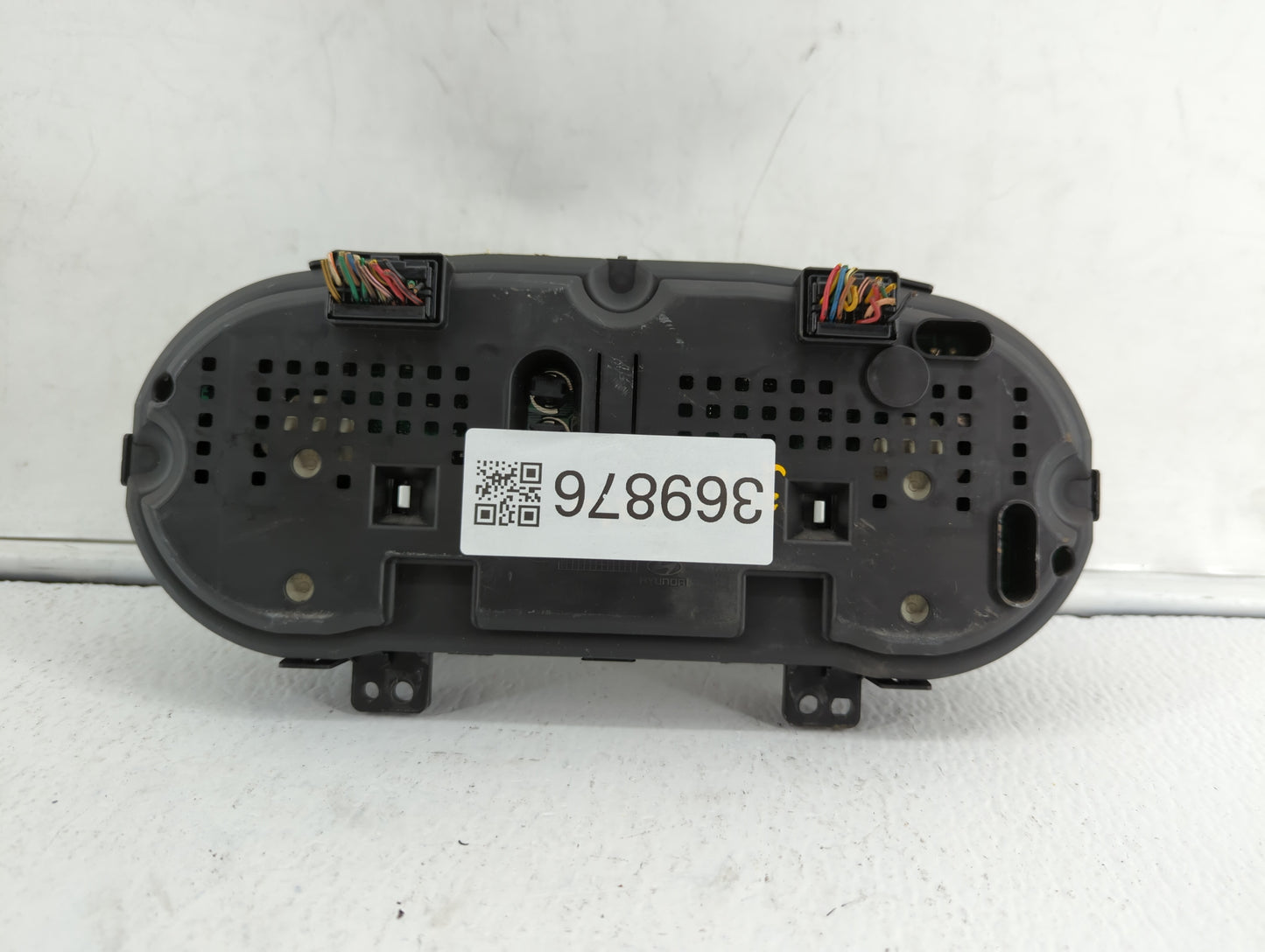 2009-2010 Hyundai Genesis Instrument Cluster Speedometer Gauges P/N:94001-2M310 Fits Fits 2009 2010 OEM Used Auto Parts - Oe