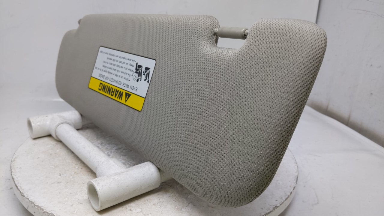 2010 Hyundai Genesis Sun Visor Shade Replacement Passenger Right Mirror Fits OEM Used Auto Parts - Oemusedautoparts1.com