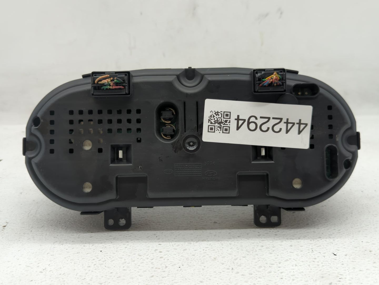2009-2010 Hyundai Genesis Instrument Cluster Speedometer Gauges P/N:94001-2M190 Fits Fits 2009 2010 OEM Used Auto Parts - Oe