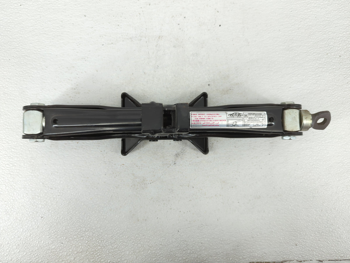 2010 Hyundai Genesis Spare Scissor Car Jack 513565 - Oemusedautoparts1.com