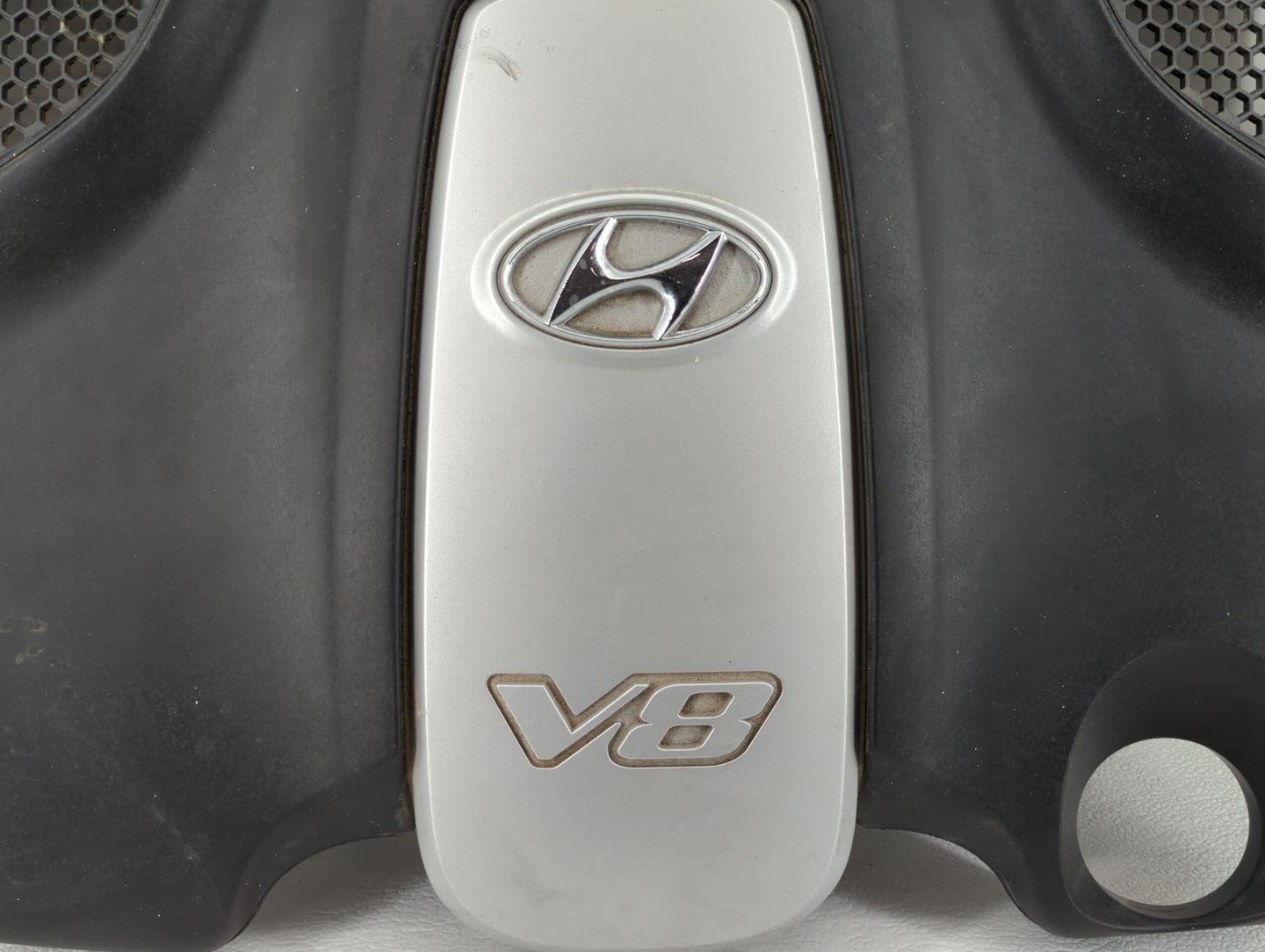 2010 Hyundai Genesis Engine Cover - Oemusedautoparts1.com