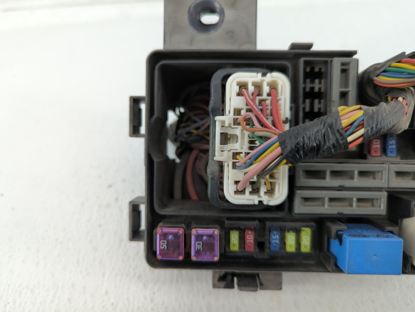 2009-2011 Hyundai Genesis Fusebox Fuse Box Panel Relay Module P/N:91400-2M090 Fits Fits 2009 2010 2011 OEM Used Auto Parts -