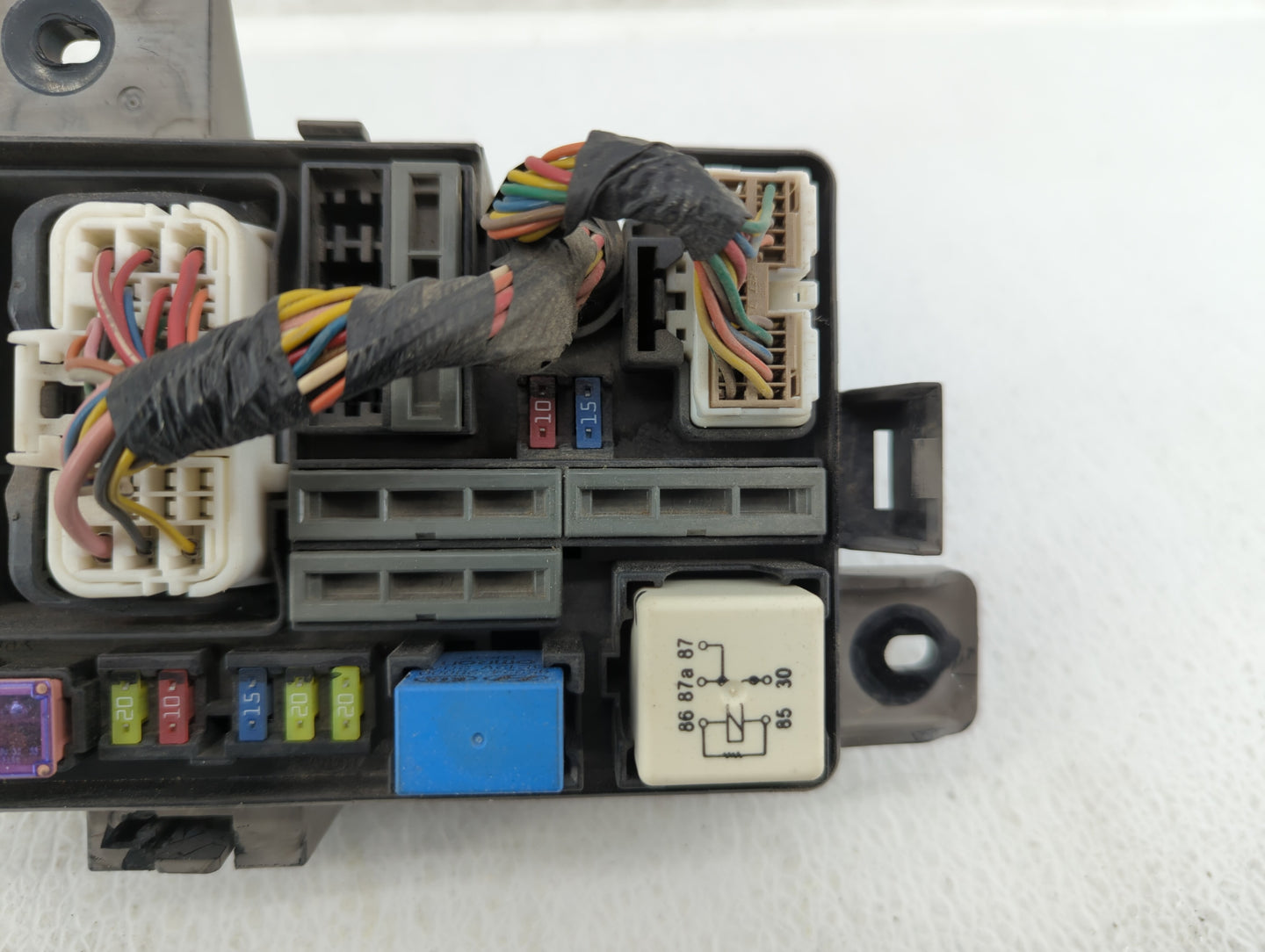 2009-2011 Hyundai Genesis Fusebox Fuse Box Panel Relay Module P/N:91400-2M090 Fits Fits 2009 2010 2011 OEM Used Auto Parts -