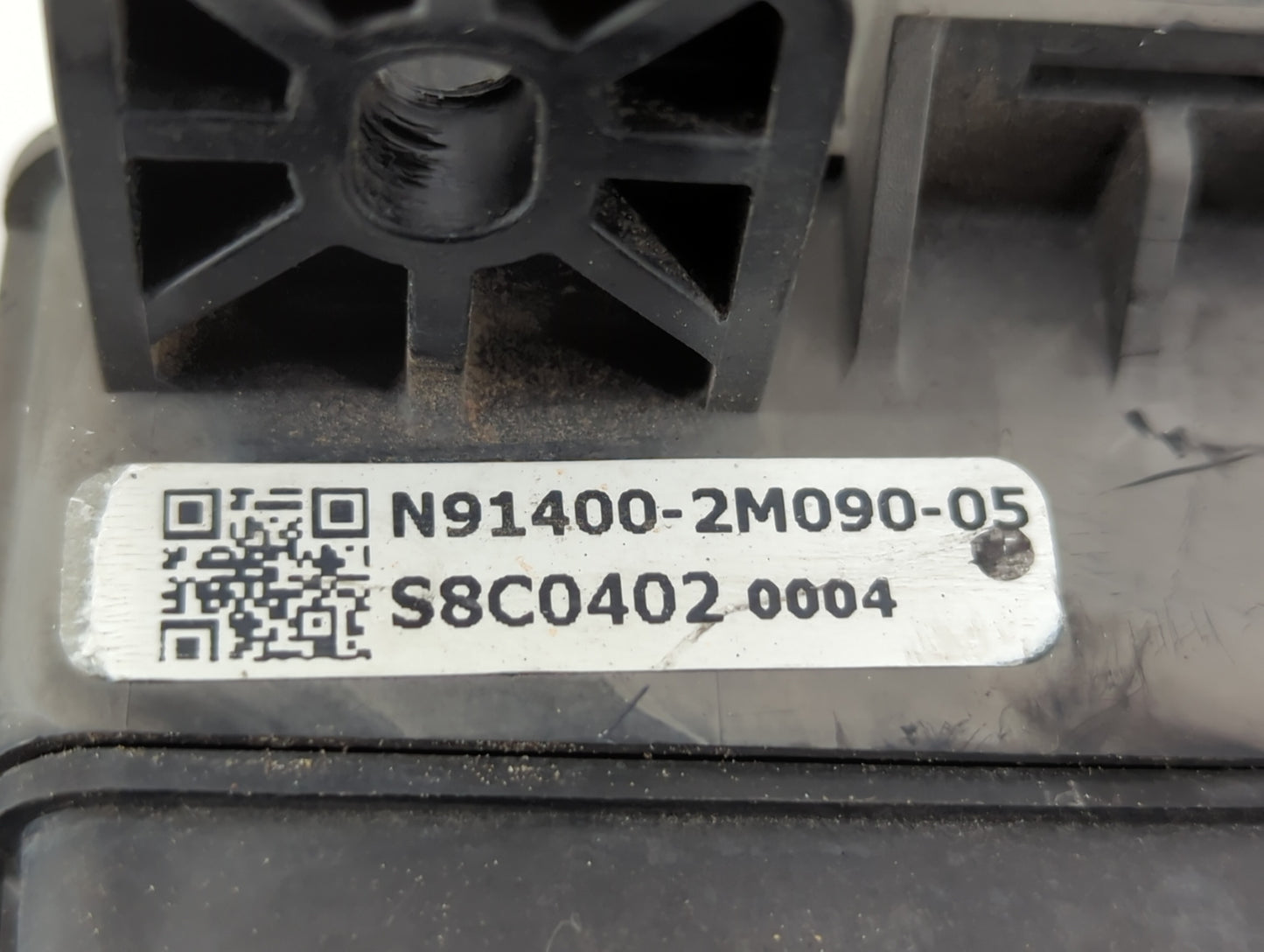 2009-2011 Hyundai Genesis Fusebox Fuse Box Panel Relay Module P/N:91400-2M090 Fits Fits 2009 2010 2011 OEM Used Auto Parts -