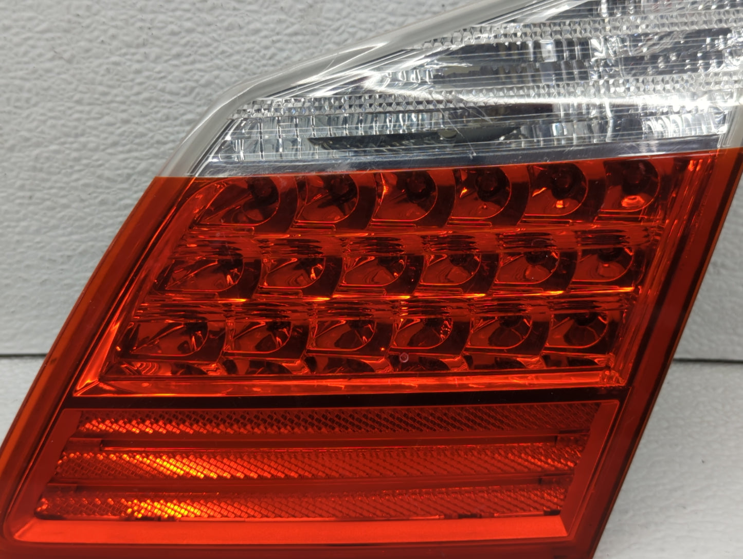 2009-2011 Hyundai Genesis Tail Light Assembly Passenger Right OEM P/N:92404-3M0 Fits Fits 2009 2010 2011 OEM Used Auto Parts