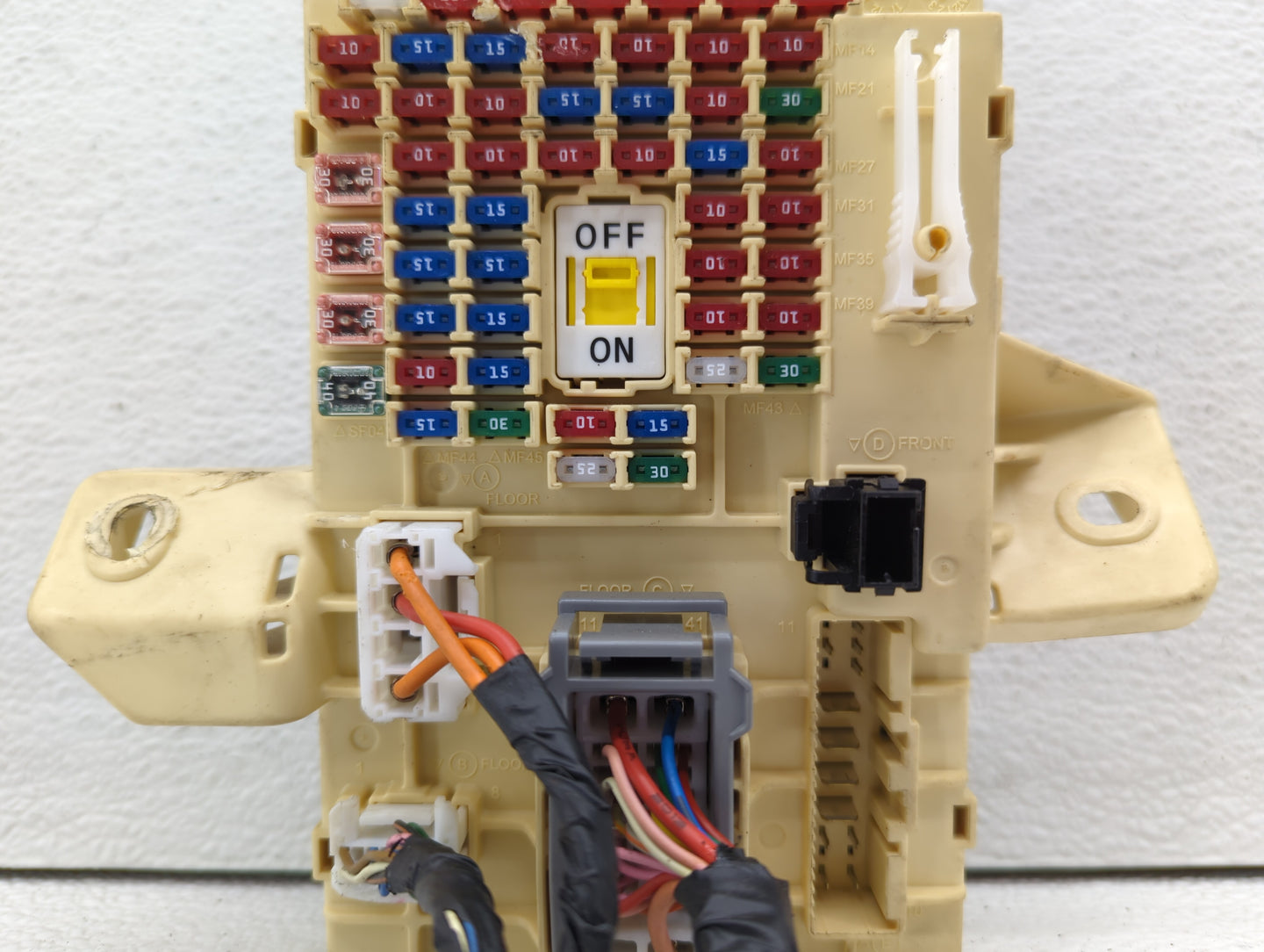 2009-2014 Hyundai Genesis Fusebox Fuse Box Panel Relay Module P/N:91950-3N700 91950-3M172 Fits OEM Used Auto Parts - Oemused