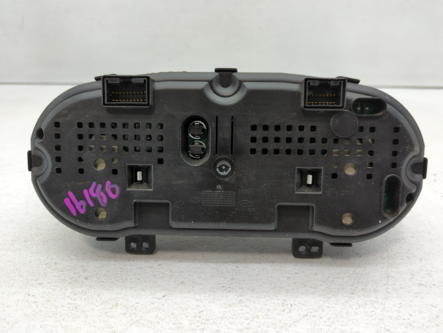 2009-2010 Hyundai Genesis Instrument Cluster Speedometer Gauges P/N:94001-2M310 Fits Fits 2009 2010 OEM Used Auto Parts - Oe