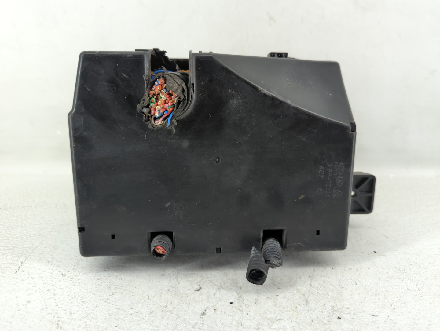 2009-2011 Hyundai Genesis Fusebox Fuse Box Panel Relay Module P/N:090921 1205M953 Fits Fits 2009 2010 2011 OEM Used Auto Par