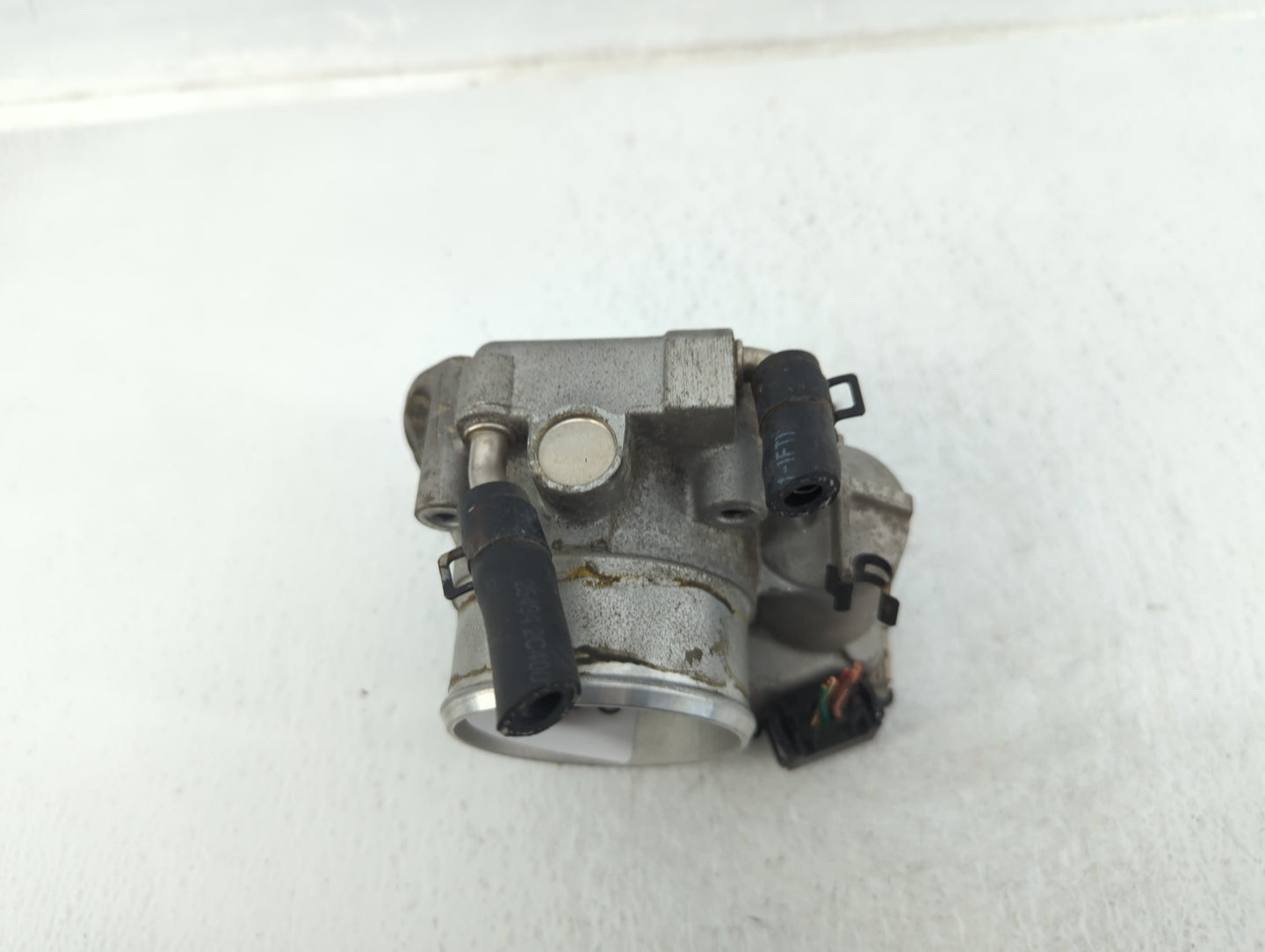 2009-2014 Hyundai Genesis Throttle Body P/N:35100-2C300 Fits Fits 2009 2010 2011 2012 2013 2014 OEM Used Auto Parts - Oemuse