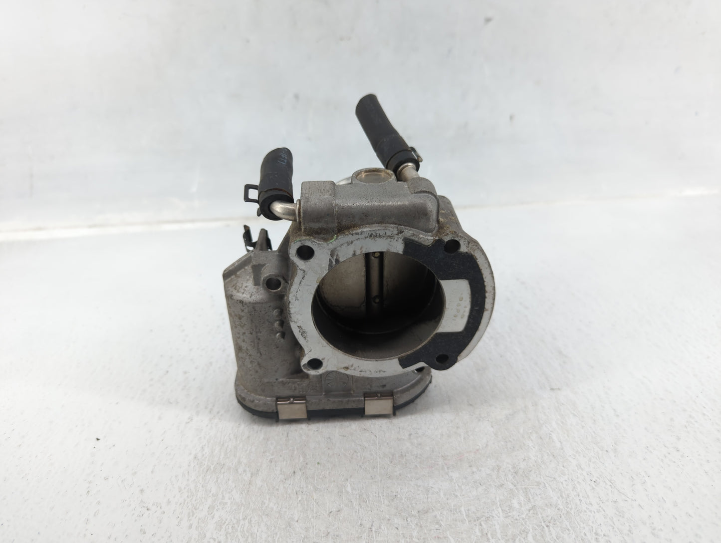 2009-2014 Hyundai Genesis Throttle Body P/N:35100-2C300 Fits Fits 2009 2010 2011 2012 2013 2014 OEM Used Auto Parts - Oemuse