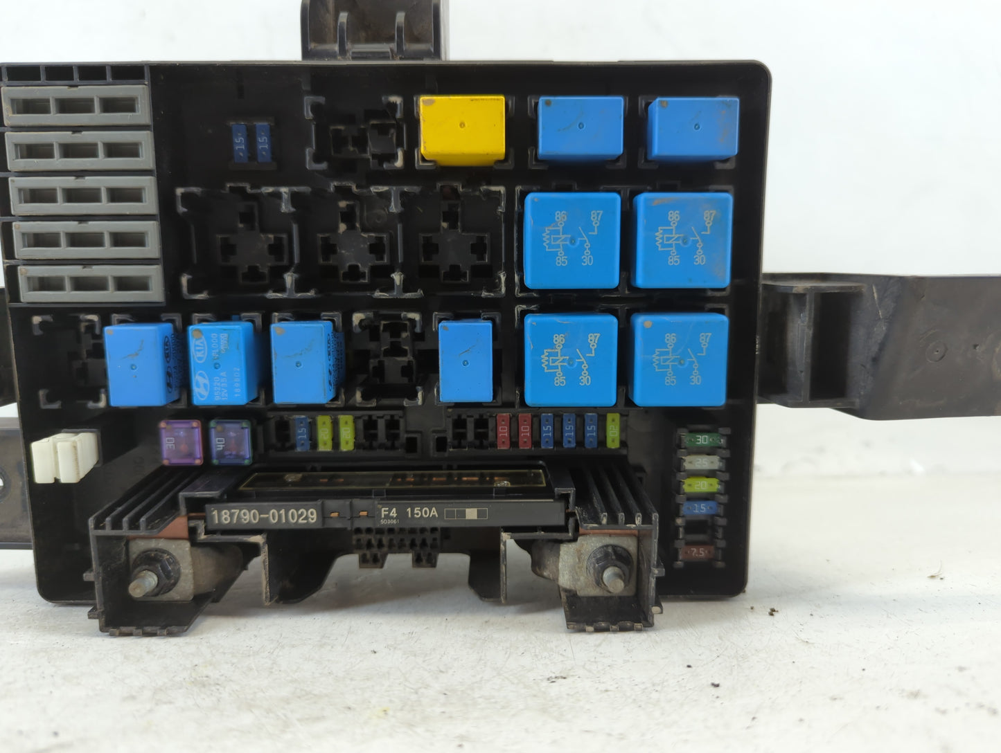 2009-2012 Hyundai Genesis Fusebox Fuse Box Panel Relay Module P/N:912072M200 Fits Fits 2009 2010 2011 2012 OEM Used Auto Par