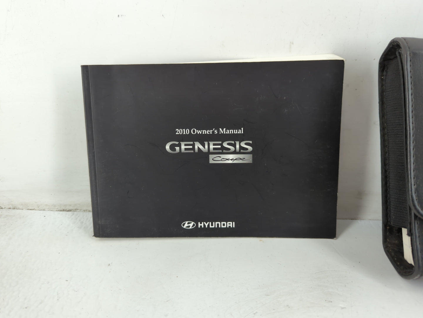 2010 Hyundai Genesis Owners Manual Book Guide P/N:A2M0-EU96E OEM Used Auto Parts - Oemusedautoparts1.com