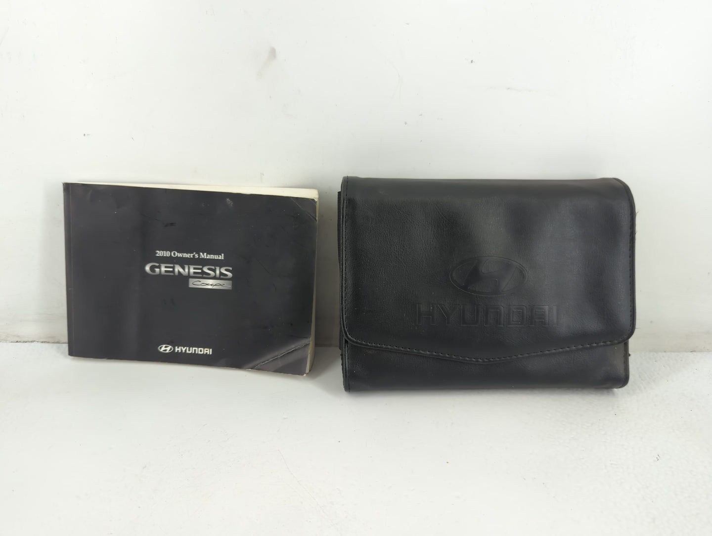 2010 Hyundai Genesis Owners Manual Book Guide P/N:A2M0-EU98F OEM Used Auto Parts - Oemusedautoparts1.com