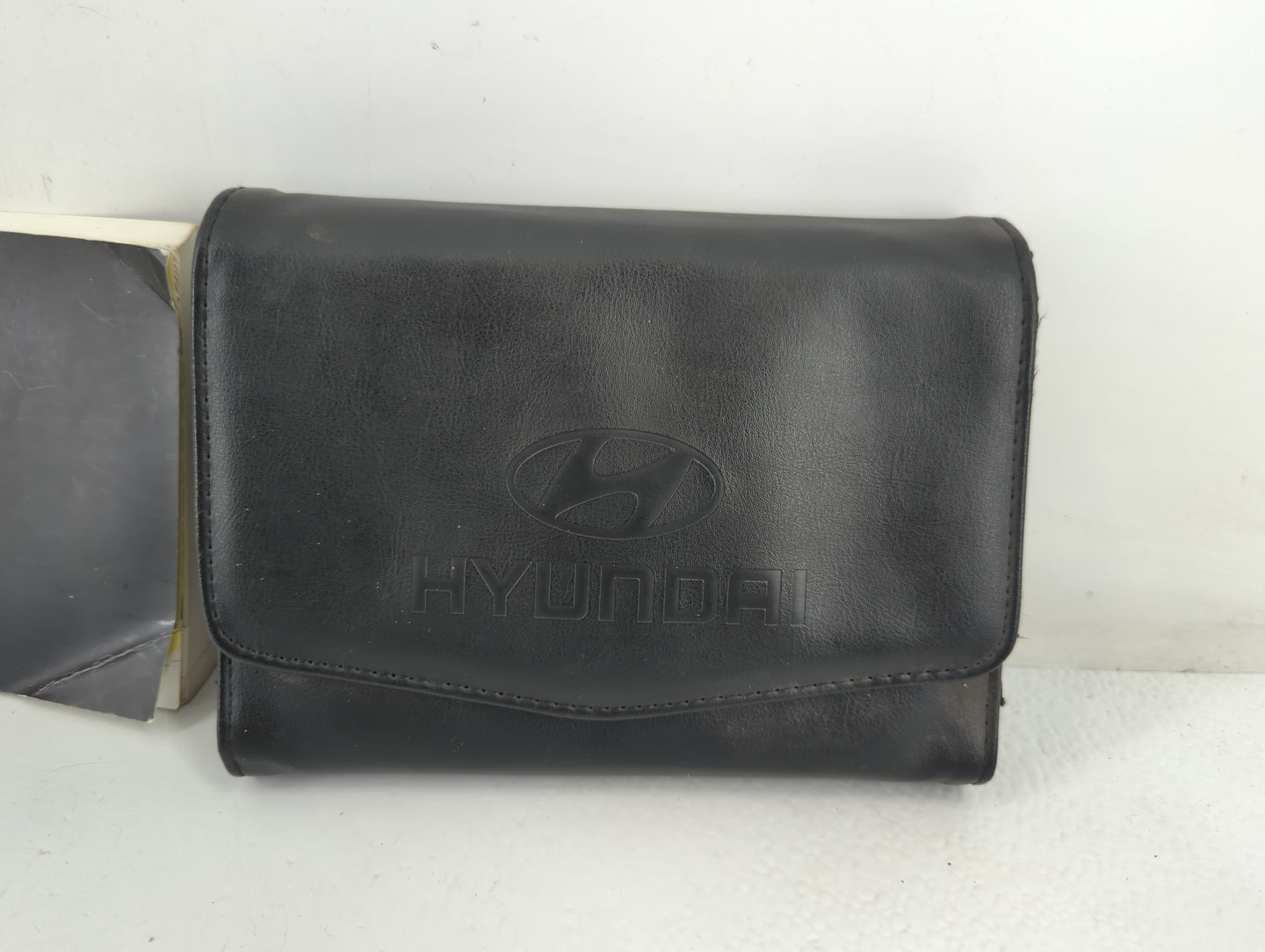 2010 Hyundai Genesis Owners Manual Book Guide P/N:A2M0-EU98F OEM Used Auto Parts - Oemusedautoparts1.com
