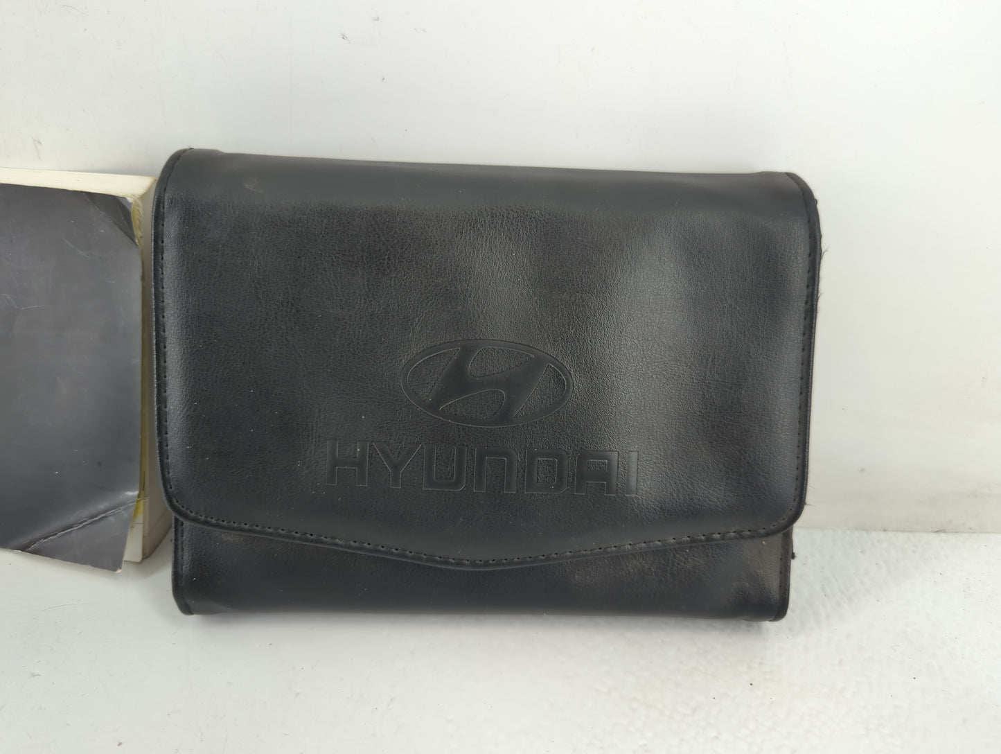 2010 Hyundai Genesis Owners Manual Book Guide P/N:A2M0-EU98F OEM Used Auto Parts - Oemusedautoparts1.com