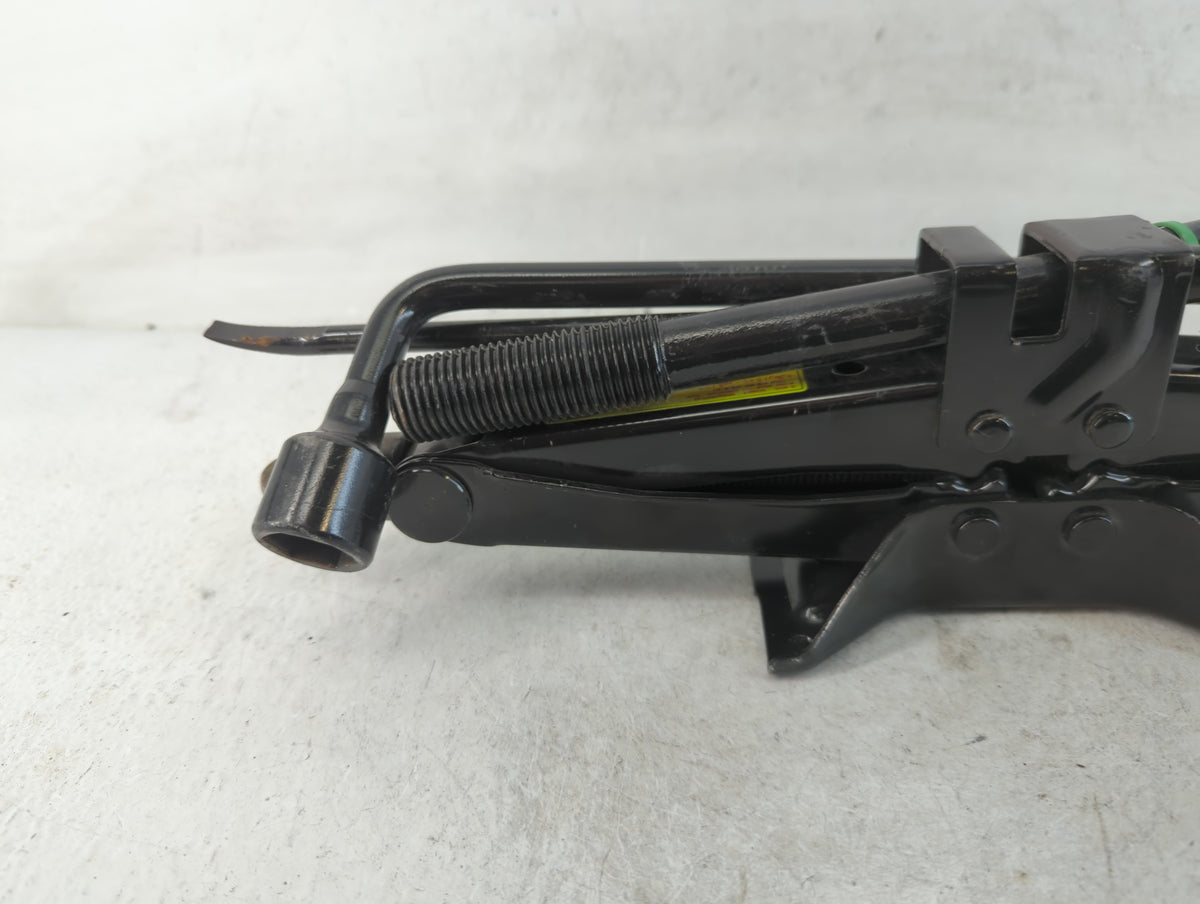2010 Hyundai Genesis Spare Scissor Car Jack 783987 - Oemusedautoparts1.com