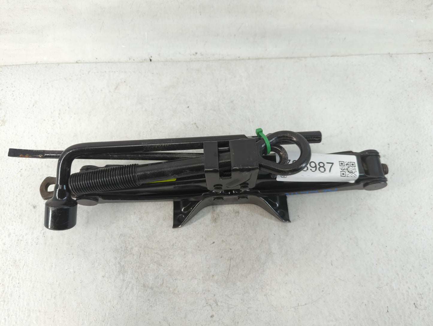 2010 Hyundai Genesis Spare Scissor Car Jack 783987 - Oemusedautoparts1.com