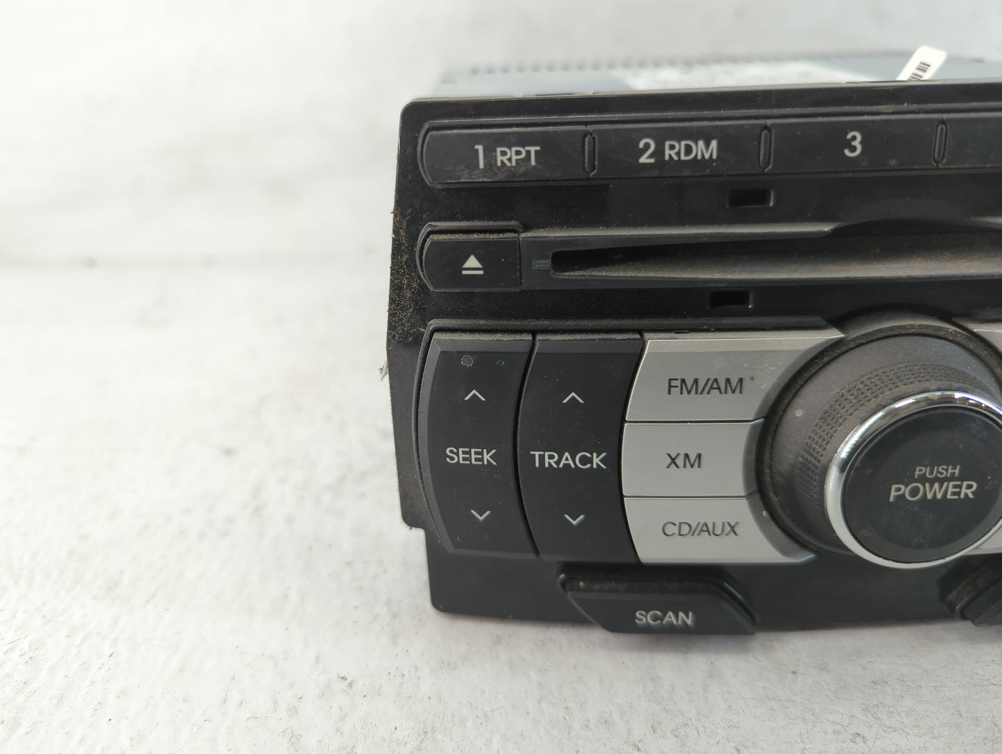 2009-2010 Hyundai Genesis Radio AM FM Cd Player Receiver Replacement P/N:861802M110 Fits Fits 2009 2010 OEM Used Auto Parts 
