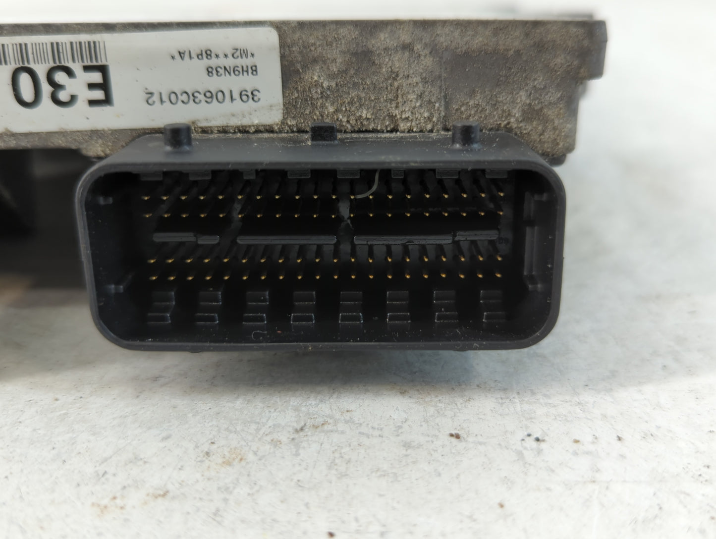 2009-2011 Hyundai Genesis PCM Engine Control Computer ECU ECM PCU OEM P/N:39106-3C102 Fits Fits 2009 2010 2011 OEM Used Auto