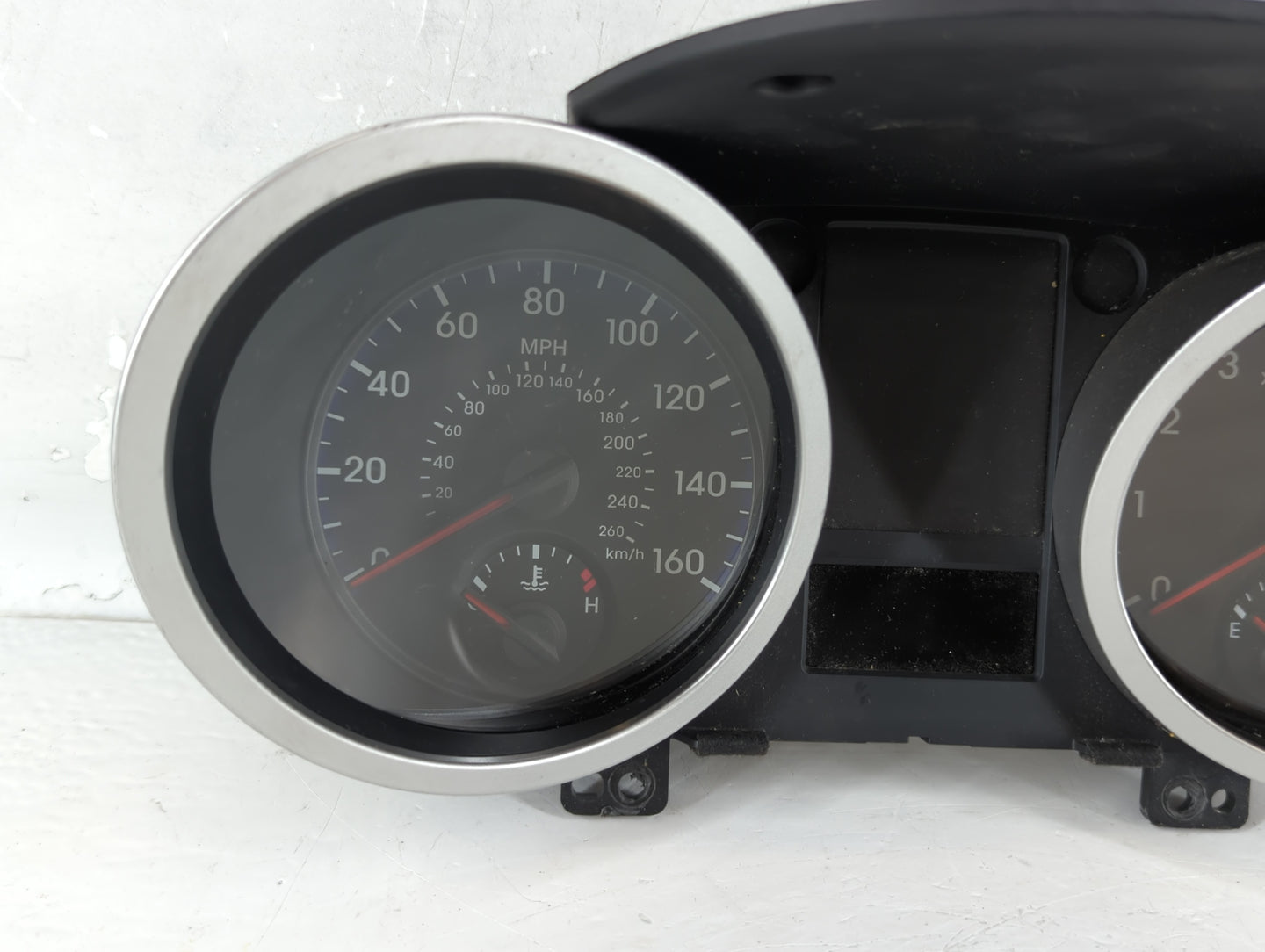 2009-2010 Hyundai Genesis Instrument Cluster Speedometer Gauges P/N:94001-2M190 Fits Fits 2009 2010 OEM Used Auto Parts - Oe