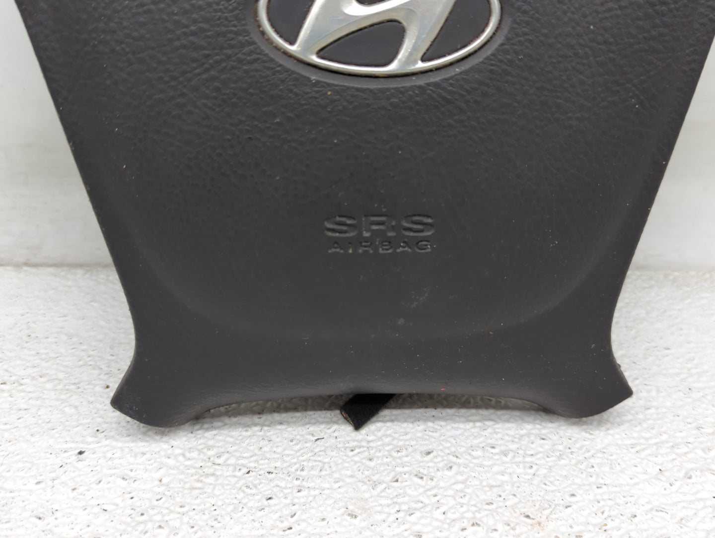 2010-2012 Hyundai Santa Fe Air Bag Driver Left Steering Wheel Mounted - Oemusedautoparts1.com