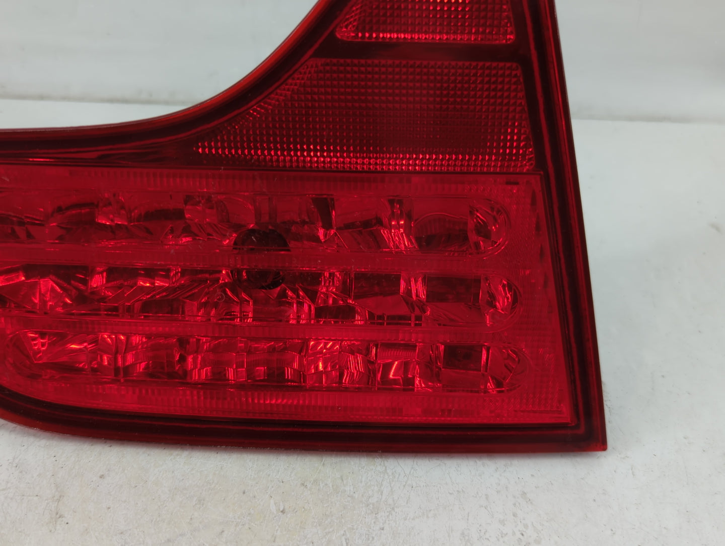 2010-2012 Hyundai Santa Fe Tail Light Assembly Driver Left OEM Fits Fits 2010 2011 2012 OEM Used Auto Parts - Oemusedautopar