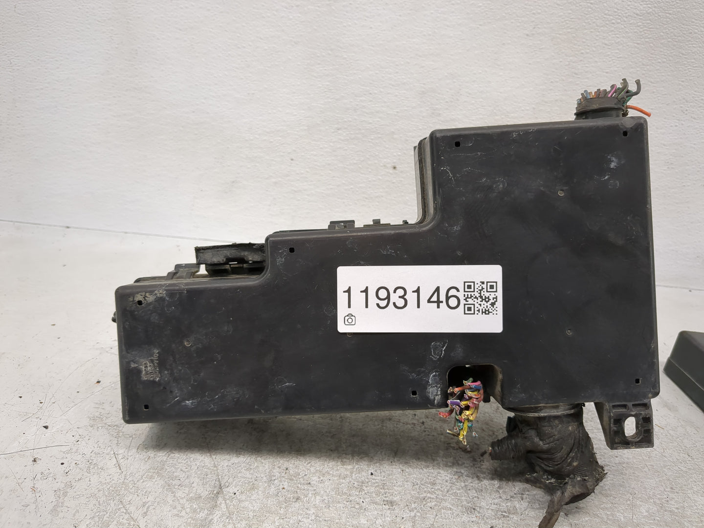 2010-2012 Hyundai Santa Fe Fusebox Fuse Box Panel Relay Module Fits Fits 2010 2011 2012 OEM Used Auto Parts - Oemusedautopar