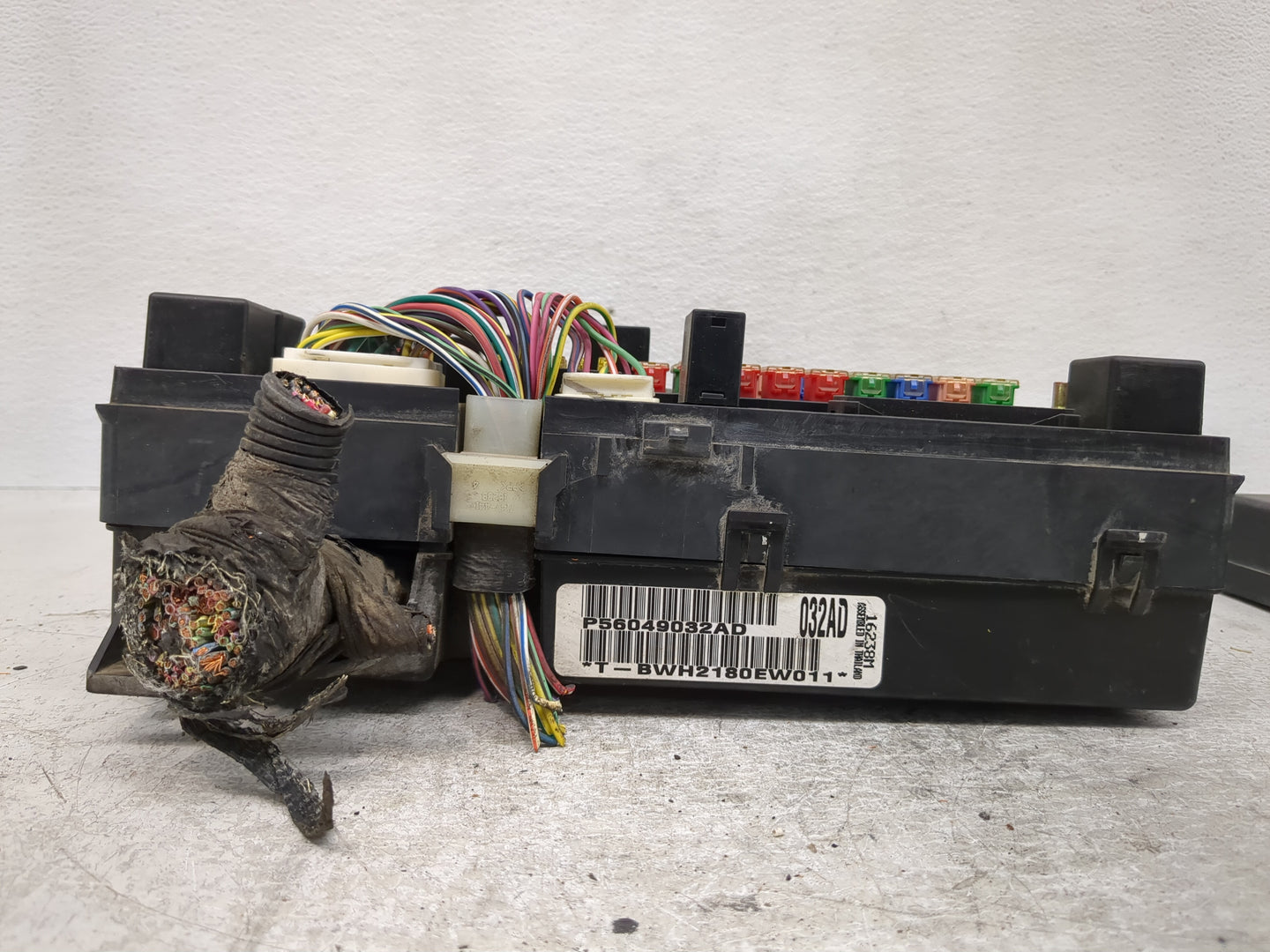 2010-2012 Hyundai Santa Fe Fusebox Fuse Box Panel Relay Module Fits Fits 2010 2011 2012 OEM Used Auto Parts - Oemusedautopar