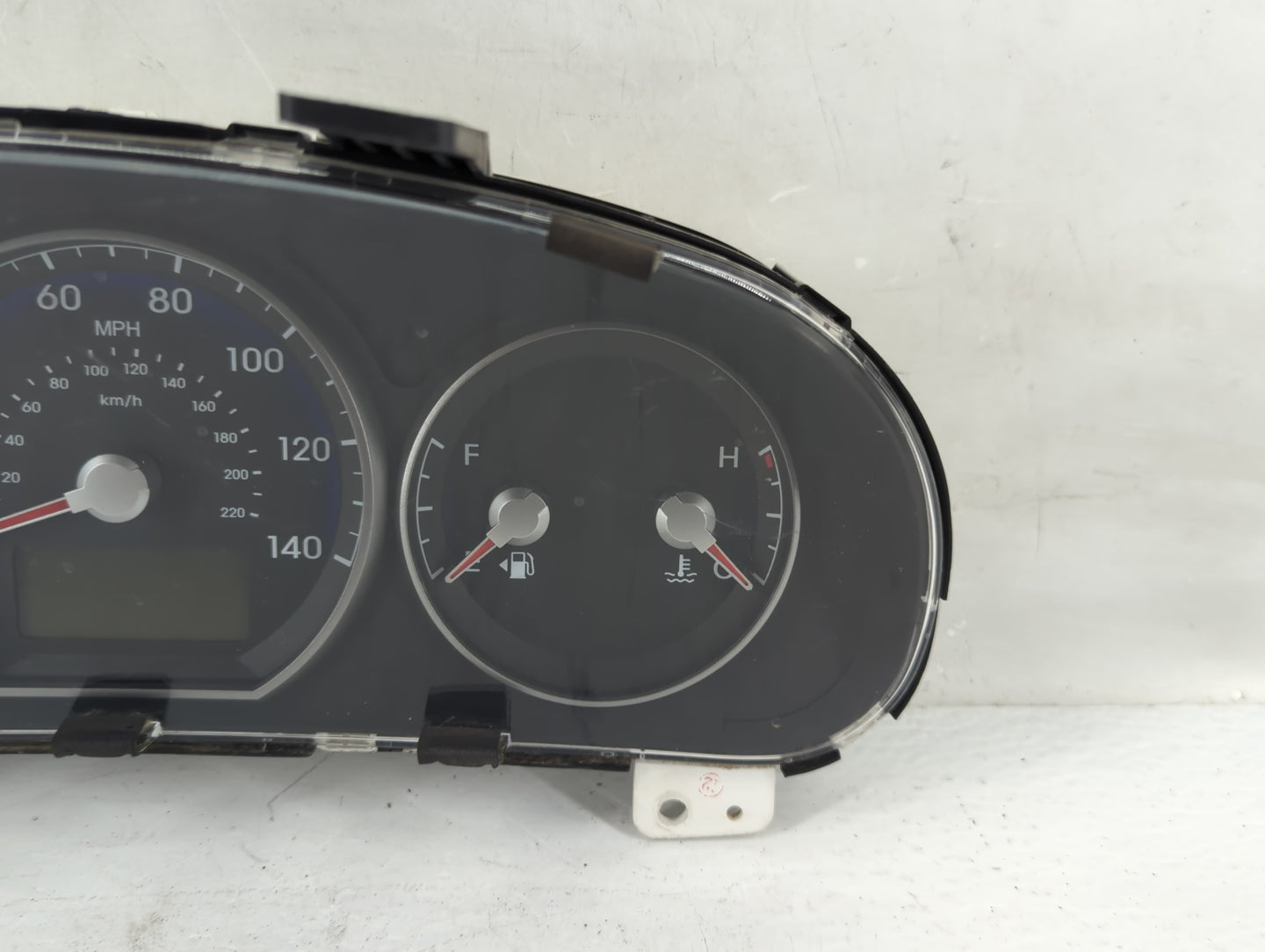 2010-2012 Hyundai Santa Fe Instrument Cluster Speedometer Gauges Fits Fits 2010 2011 2012 OEM Used Auto Parts - Oemusedautop