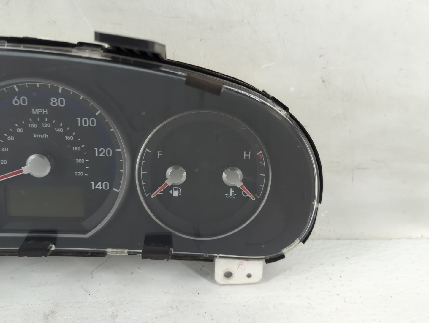 2010-2012 Hyundai Santa Fe Instrument Cluster Speedometer Gauges Fits Fits 2010 2011 2012 OEM Used Auto Parts - Oemusedautop