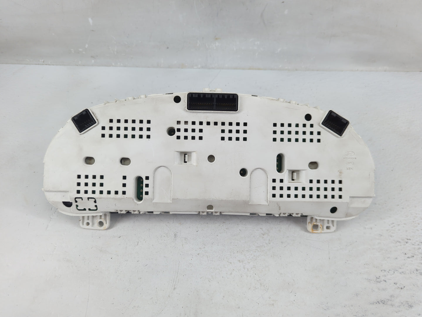 2010-2012 Hyundai Santa Fe Instrument Cluster Speedometer Gauges Fits Fits 2010 2011 2012 OEM Used Auto Parts - Oemusedautop
