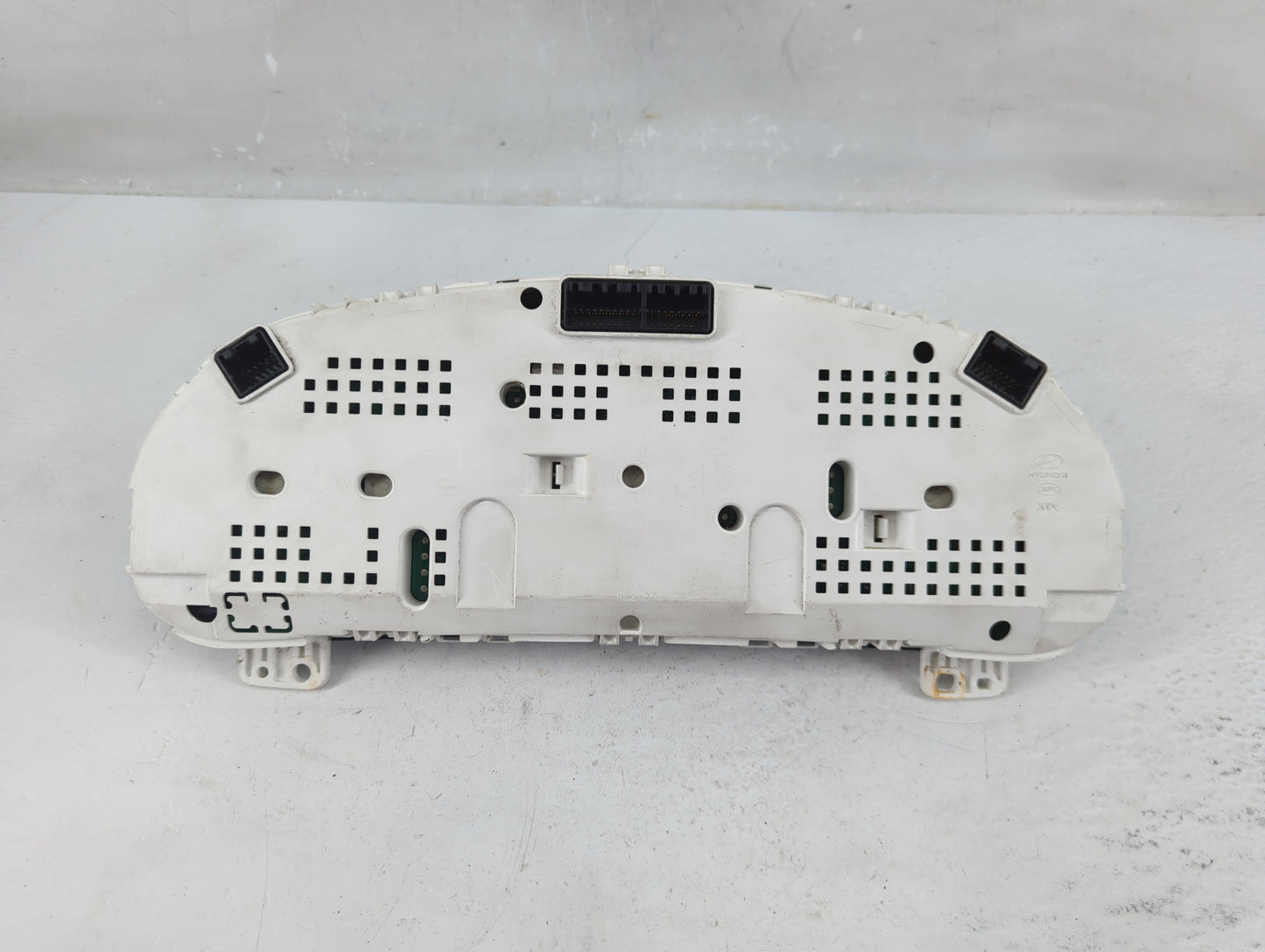 2010-2012 Hyundai Santa Fe Instrument Cluster Speedometer Gauges Fits Fits 2010 2011 2012 OEM Used Auto Parts - Oemusedautop