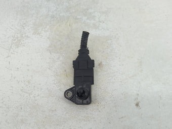 compare product 2010-2012 Hyundai Santa Fe Mass Air Flow Meter Maf Sensor 1357509