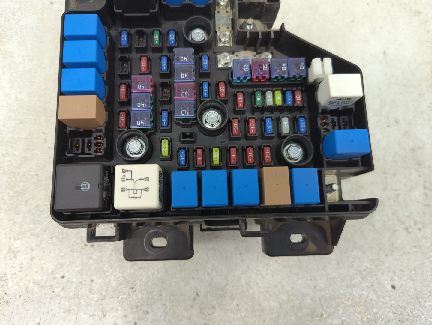 2010-2012 Hyundai Santa Fe Fusebox Fuse Box Panel Relay Module Fits Fits 2010 2011 2012 OEM Used Auto Parts - Oemusedautopar