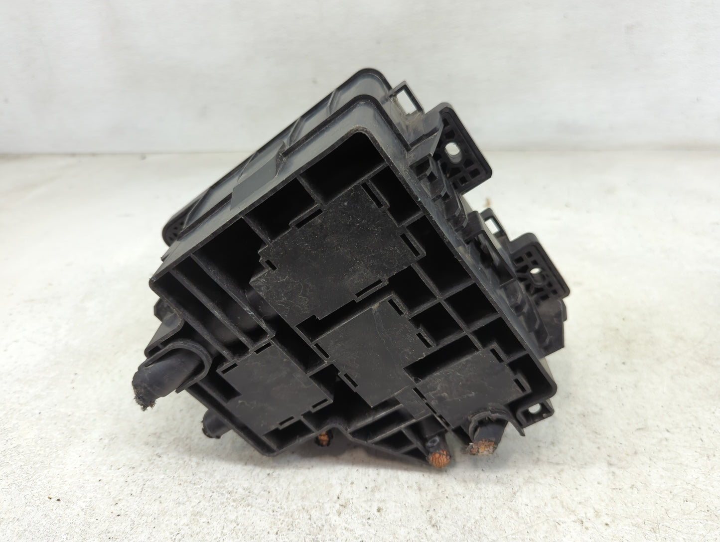 2010-2012 Hyundai Santa Fe Fusebox Fuse Box Panel Relay Module Fits Fits 2010 2011 2012 OEM Used Auto Parts - Oemusedautopar