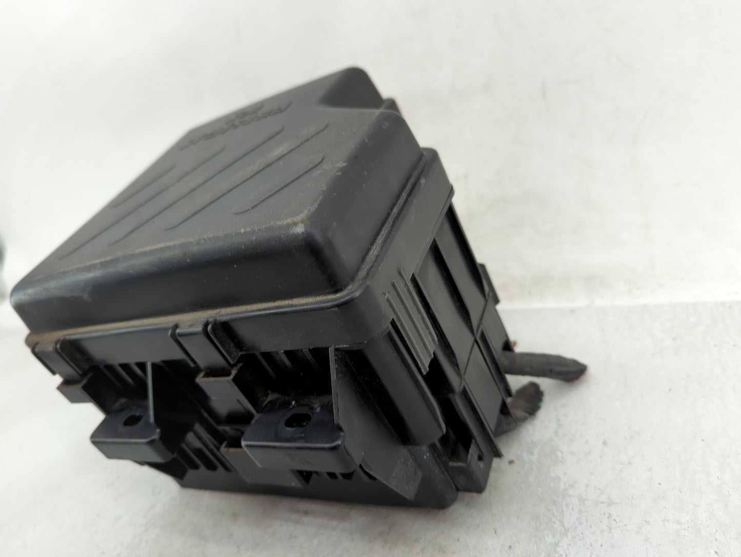 2010-2012 Hyundai Santa Fe Fusebox Fuse Box Panel Relay Module Fits Fits 2010 2011 2012 OEM Used Auto Parts - Oemusedautopar