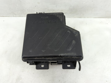2010-2012 Hyundai Santa Fe Fusebox Fuse Box Panel Relay Module Fits Fits 2010 2011 2012 OEM Used Auto Parts - Oemusedautopar