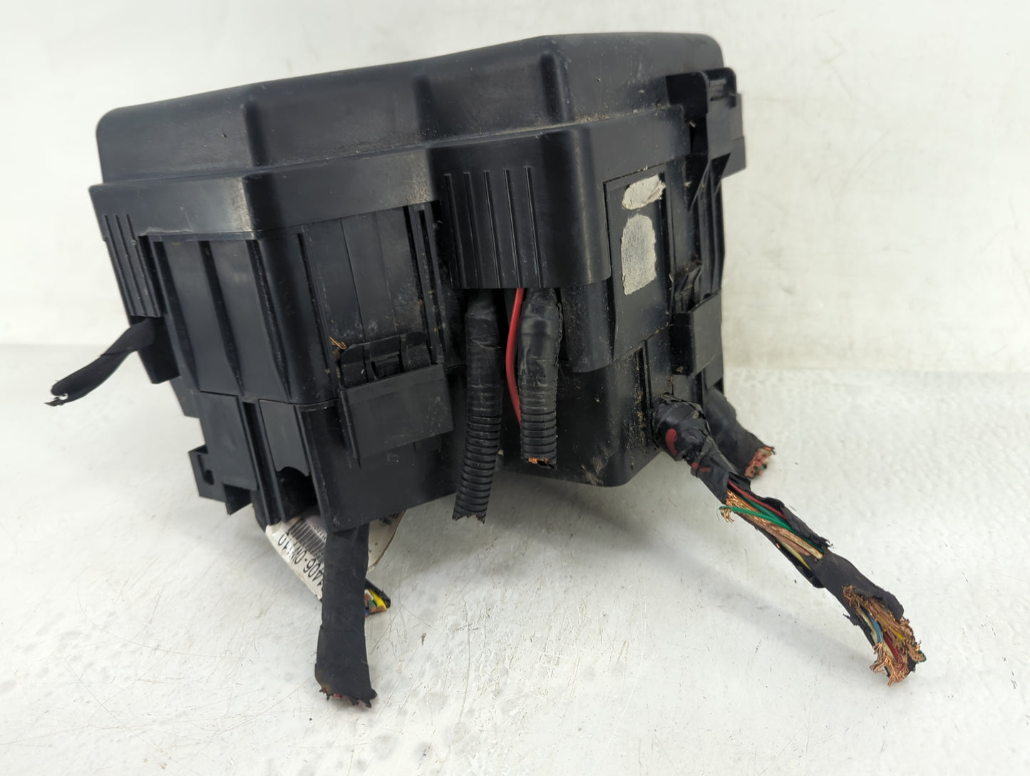 2010-2012 Hyundai Santa Fe Fusebox Fuse Box Panel Relay Module Fits Fits 2010 2011 2012 OEM Used Auto Parts - Oemusedautopar