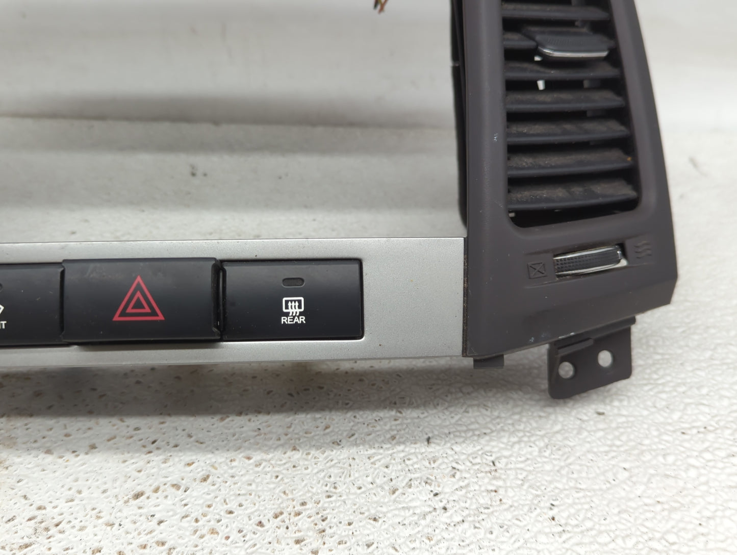 2010 Hyundai Santa Fe Digitial Dash Clock P/N:94520-2B000 Fits OEM Used Auto Parts - Oemusedautoparts1.com