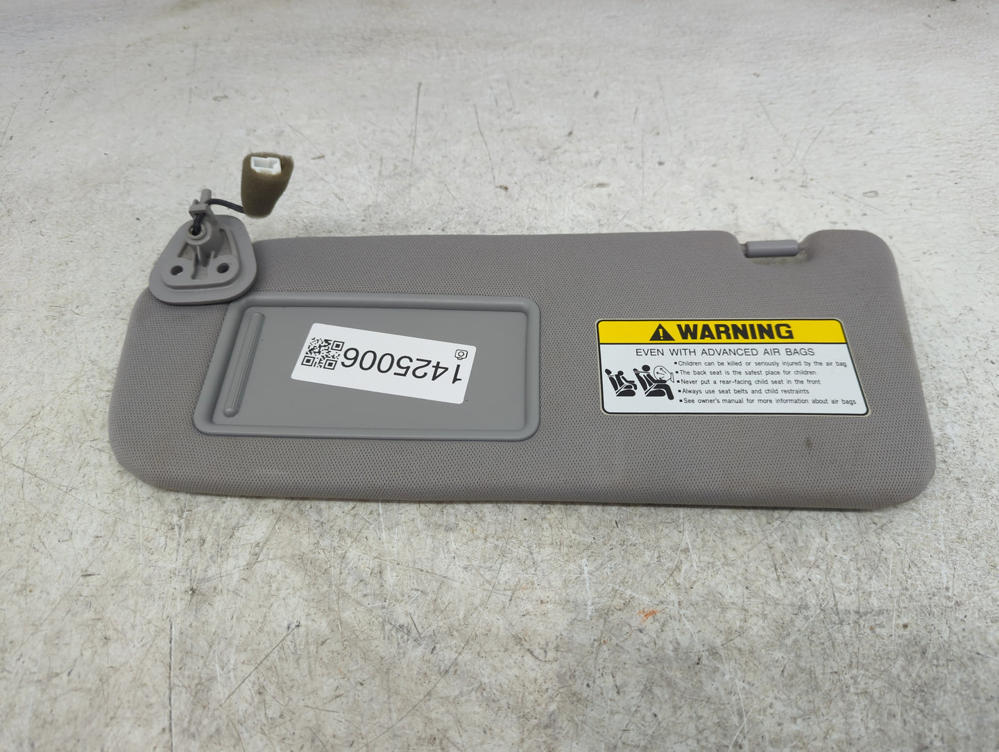 2010-2012 Hyundai Santa Fe Sun Visor Shade Replacement Driver Left Mirror Fits Fits 2010 2011 2012 OEM Used Auto Parts - Oem