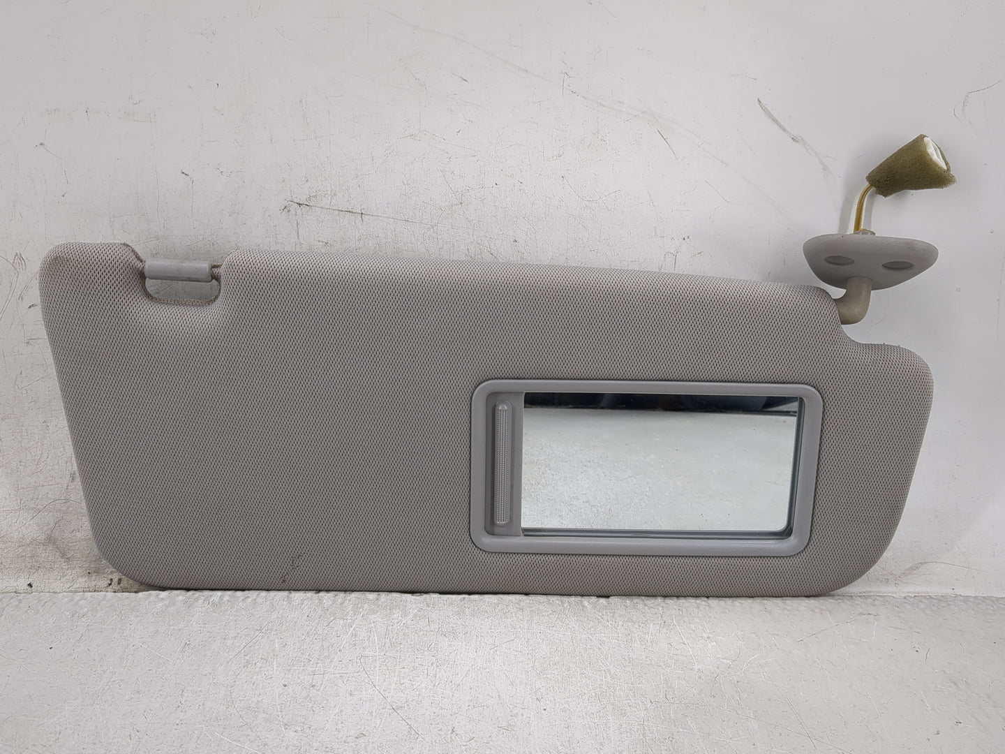 2010-2012 Hyundai Santa Fe Sun Visor Shade Replacement Passenger Right Mirror Fits Fits 2010 2011 2012 OEM Used Auto Parts -