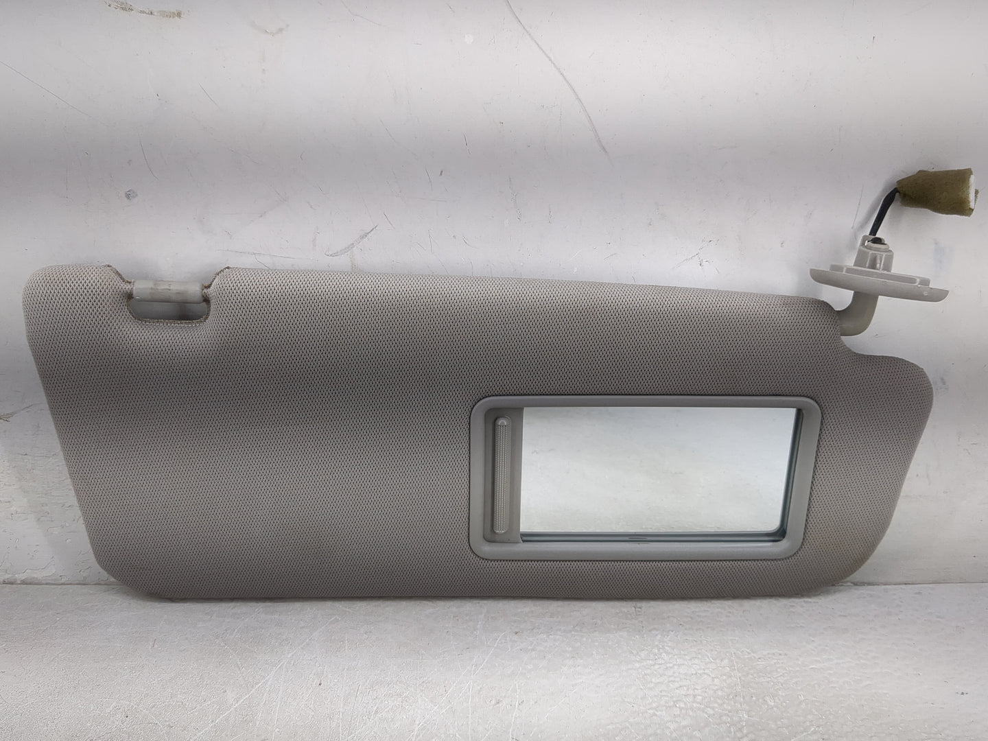 2010-2012 Hyundai Santa Fe Sun Visor Shade Replacement Passenger Right Mirror Fits Fits 2010 2011 2012 OEM Used Auto Parts -